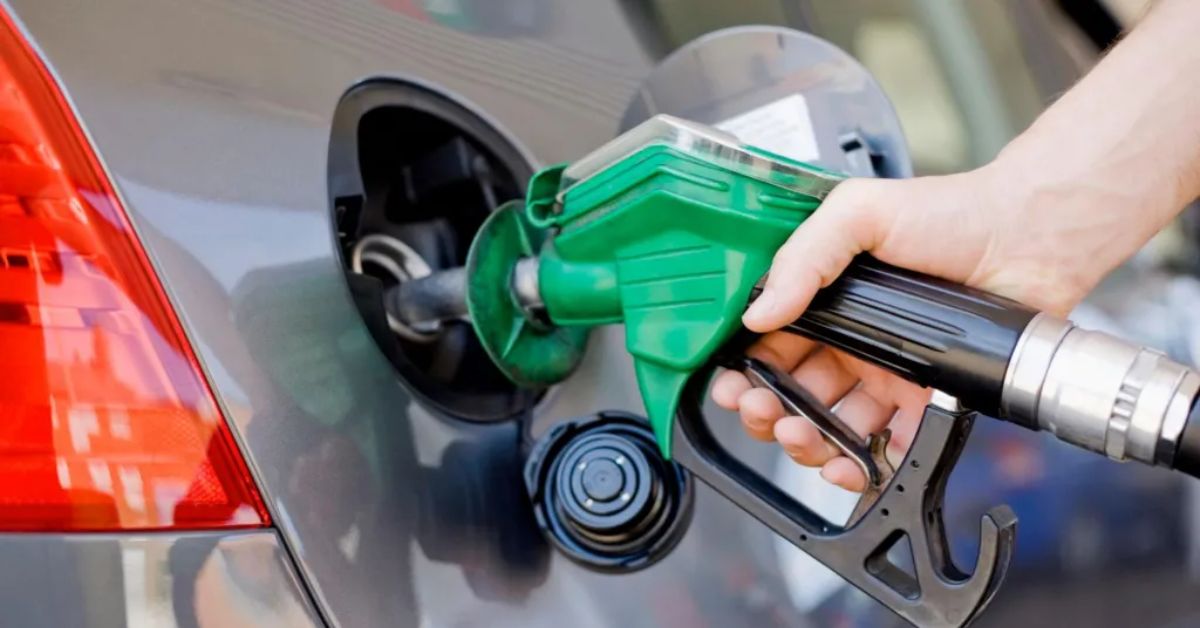 Oil Prices Drop By More Than 9% After US, Iran Pause Attacks