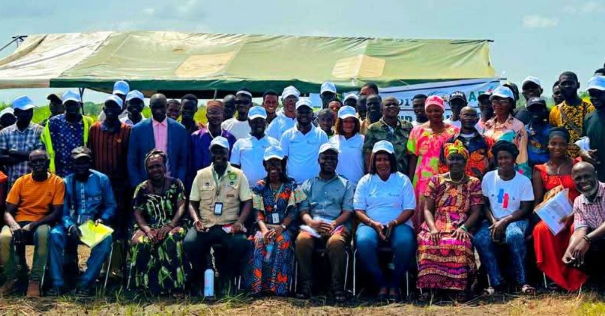 LLDP and SLARI Train Livestock Farmers to Produce Animal Feed and Reduce Conflicts
