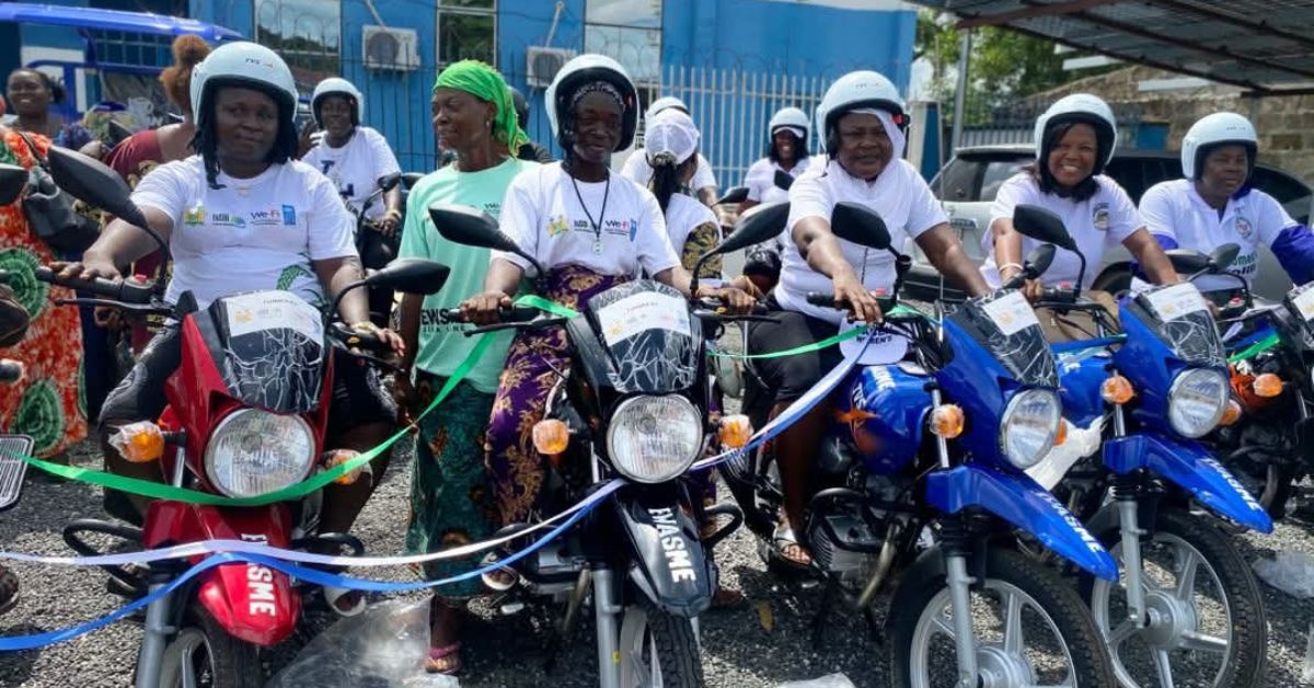 Agriculture Minister, UNDP Hand Over Equipment to 100 Small Businesses